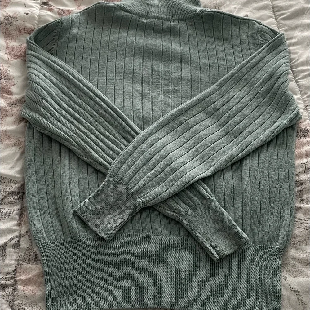 Vintage Valerie Stevens 100% merino wool baby blue ribbed turtleneck sweater PM